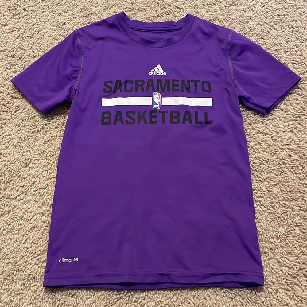 Adidas Sacramento basketball shirt. Size small/8